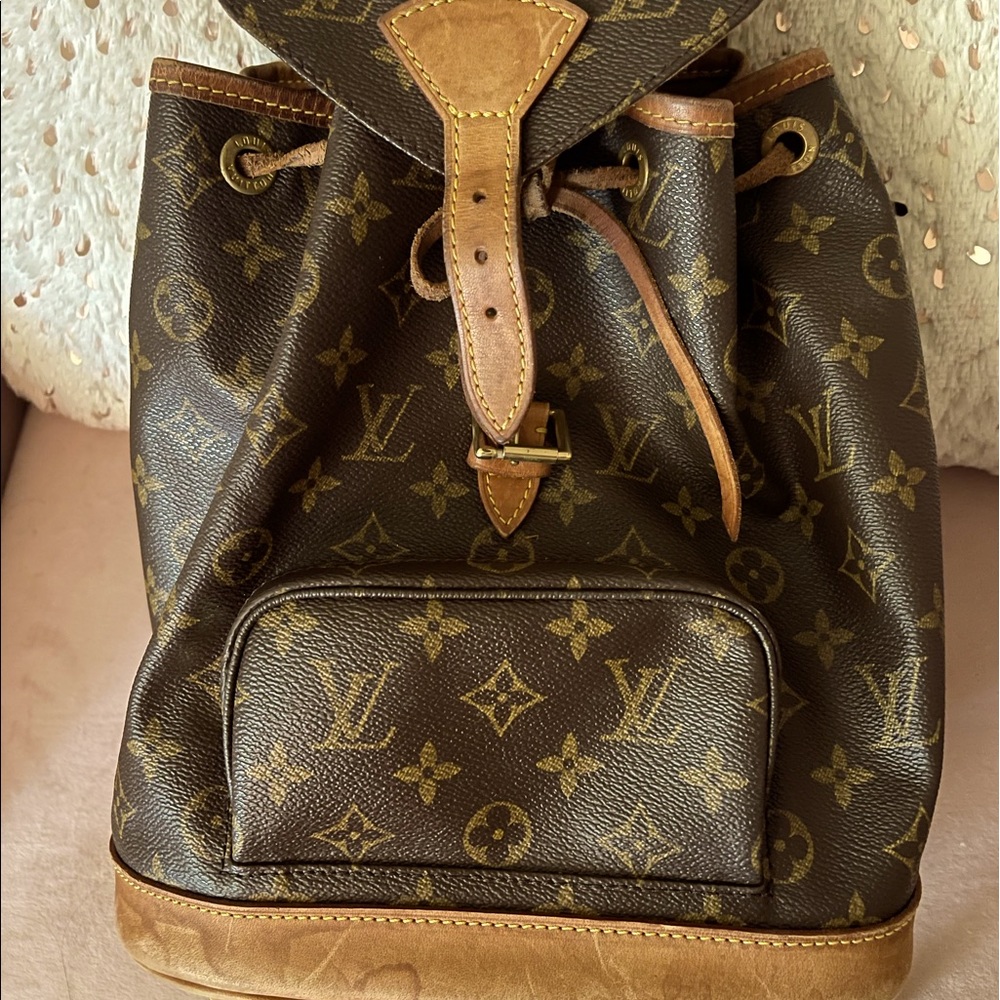 COPY - PM LV backpack 🎒 😁😁